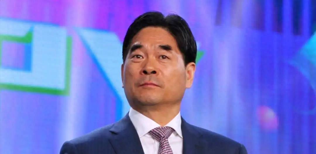 百亿老总猥亵9岁*女幼**判5年,请天价律师申请无罪,网友:5年都轻