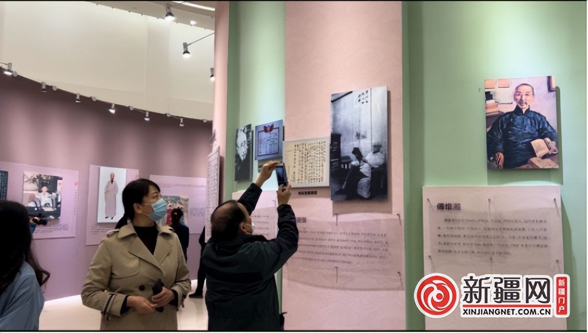 以史养心以书育知——*疆新**“书香天山”全民阅读大会启幕