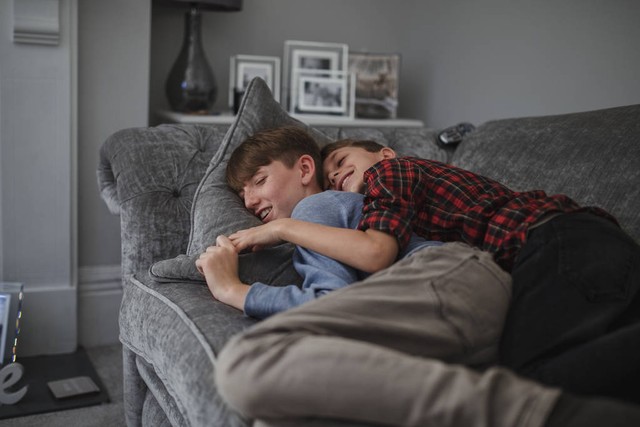 发现儿子初中早恋该怎么处理,发现儿子早恋的正确引导方法书籍