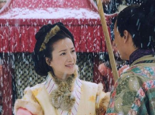 射雕英雄传包惜弱喜欢完颜洪烈吗,包惜弱喜欢完颜洪烈还是杨铁心