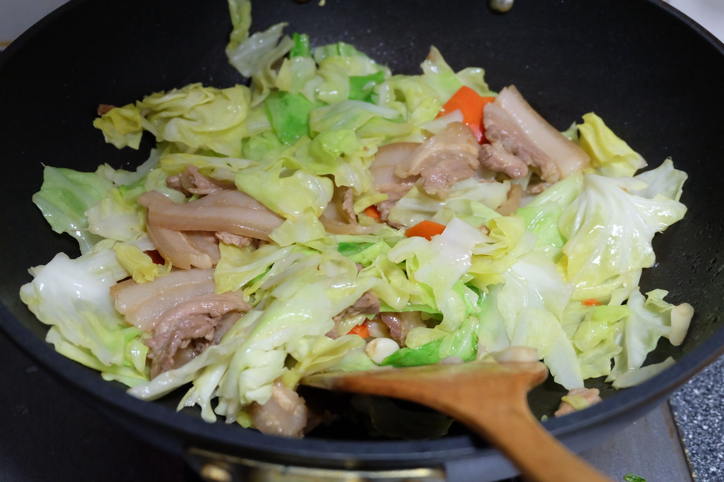 女性多吃这6种食物既美容又养生,女人不舍得花钱吃饭怎么办