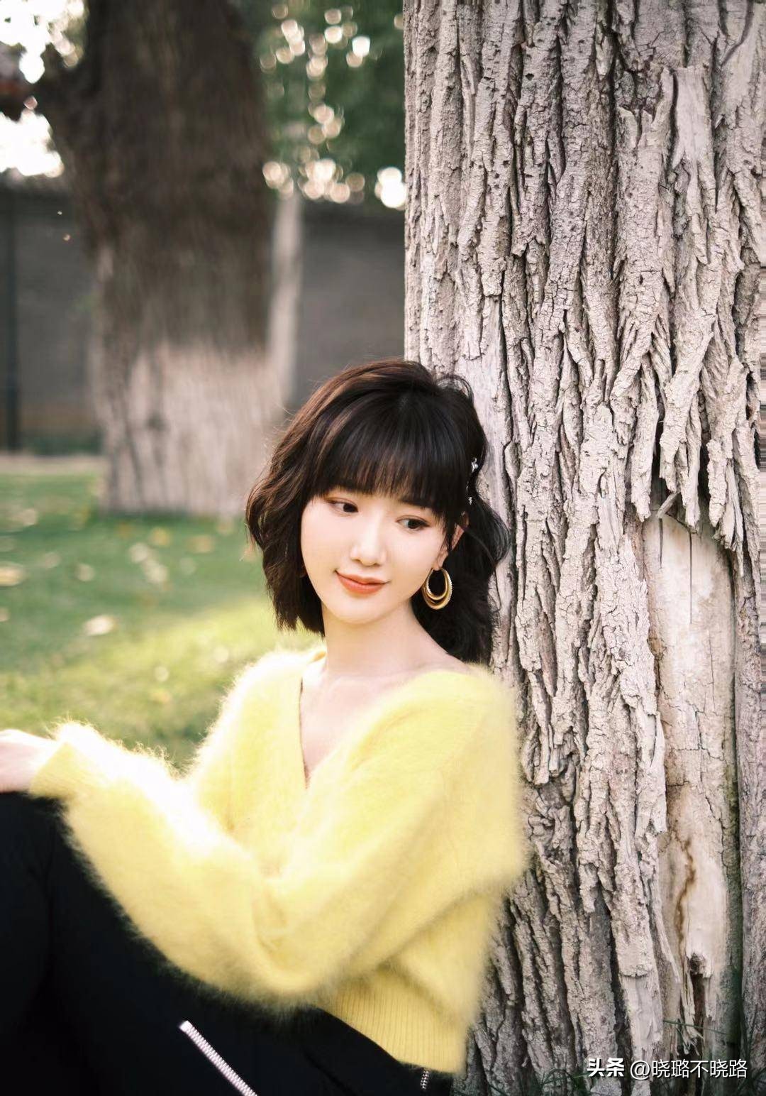 毛晓彤复古卷短发适合什么脸型,毛晓彤发型短发微卷