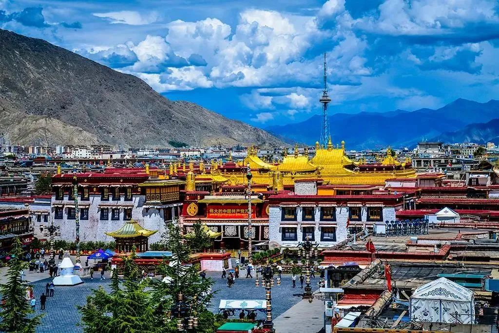 7月24日|浓浓援藏情，沪藏一家亲珠穆朗玛峰、扎什伦布寺9日“上海-日喀则”援藏旅游包机活动