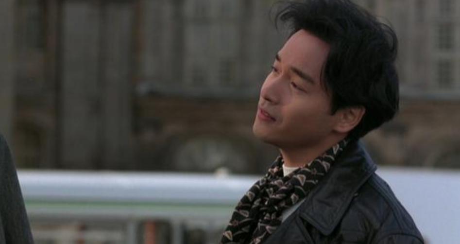 张国荣：被继母淋尿，原生家庭让他苦不堪言，46岁跳楼全身是伤