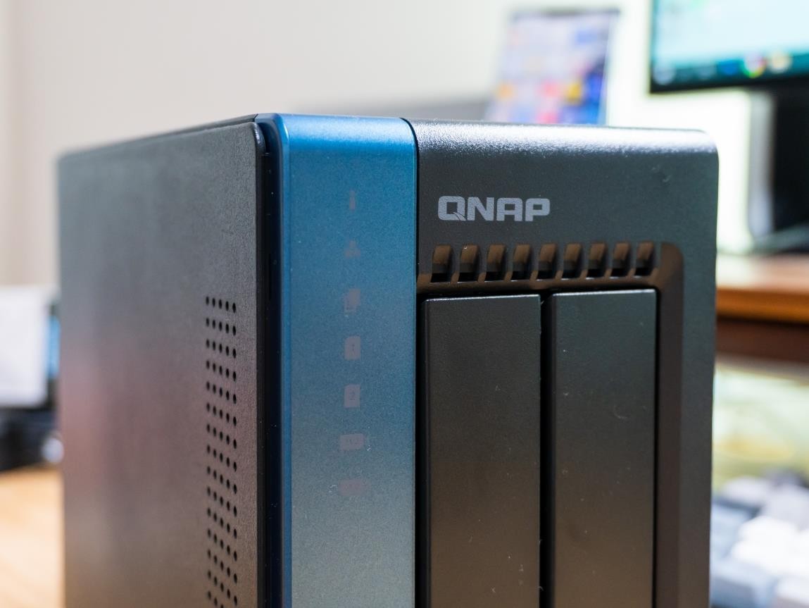 新手轻松玩转的NAS丨威联通TS-216+东芝N300开箱体验