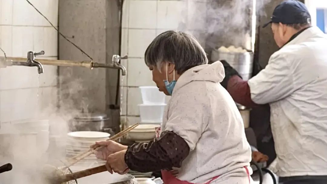 倒计时两天！最近上海的阿姨爷叔都赶来这排队