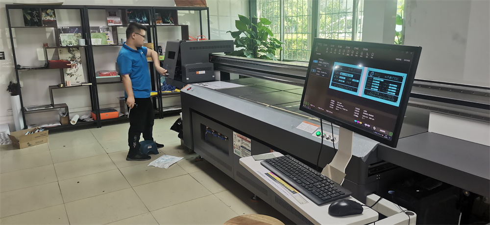 万能uv平板打印机前景,万能uv平板打印