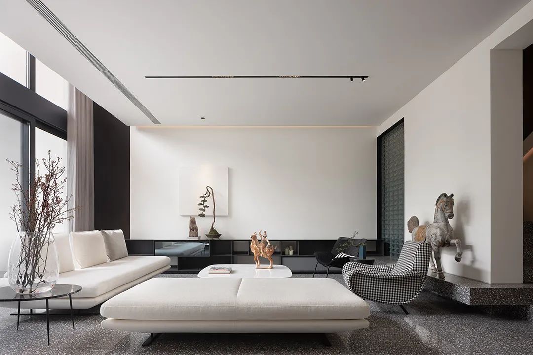 4个设计师设计办公台布局,设计师最佳农村房屋设计