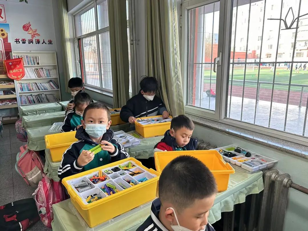 包头北重一中竞赛班,包头市青山区北重一小好吗