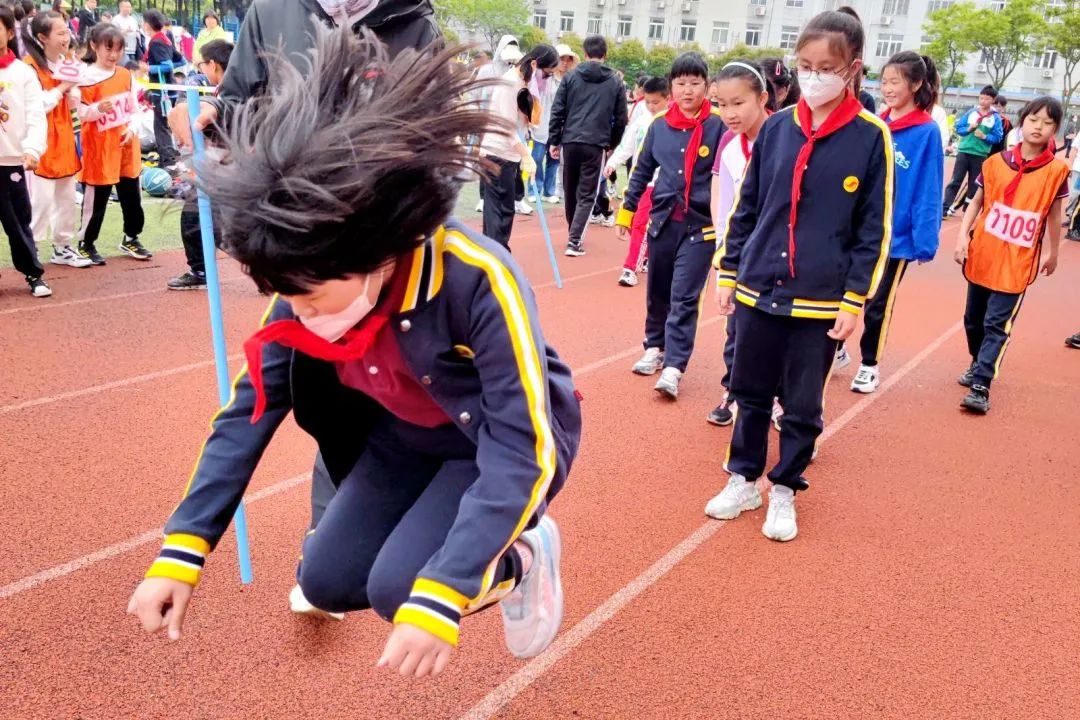 泰州中小学足球联赛,泰州智堡实验学校校运会接力赛