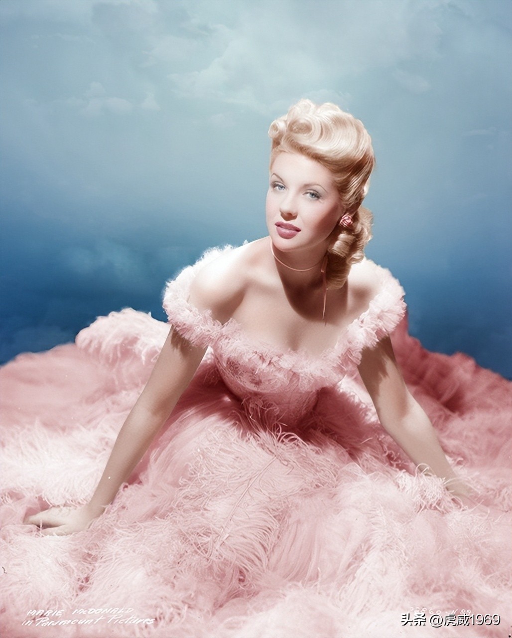 九十年代好莱坞女星大合照,好莱坞女星珍贵老照片浮出水面