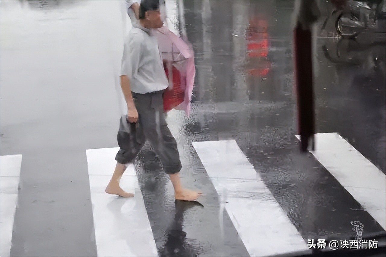 夏季防暴雨防雷电相关常识,雷雨天气消防安全知识