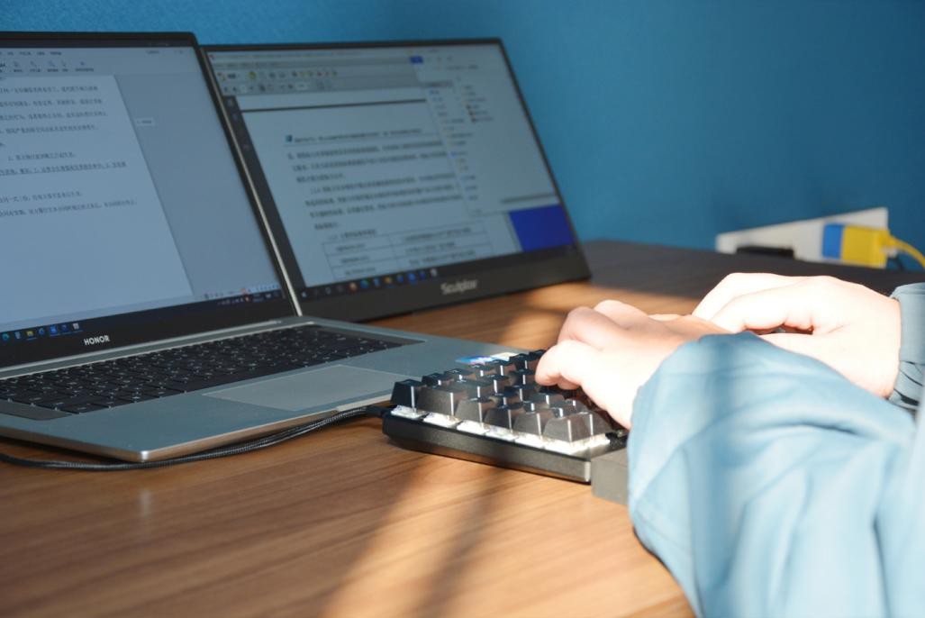 码字手腕疼,码字久了手疼