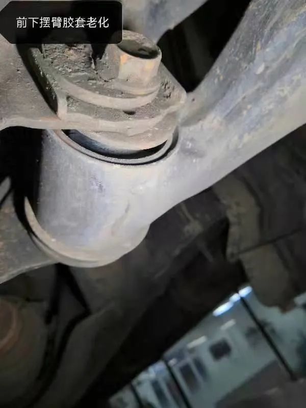 2003年的丰田老霸道，33万公里“车况残旧”，翻新复活变新车