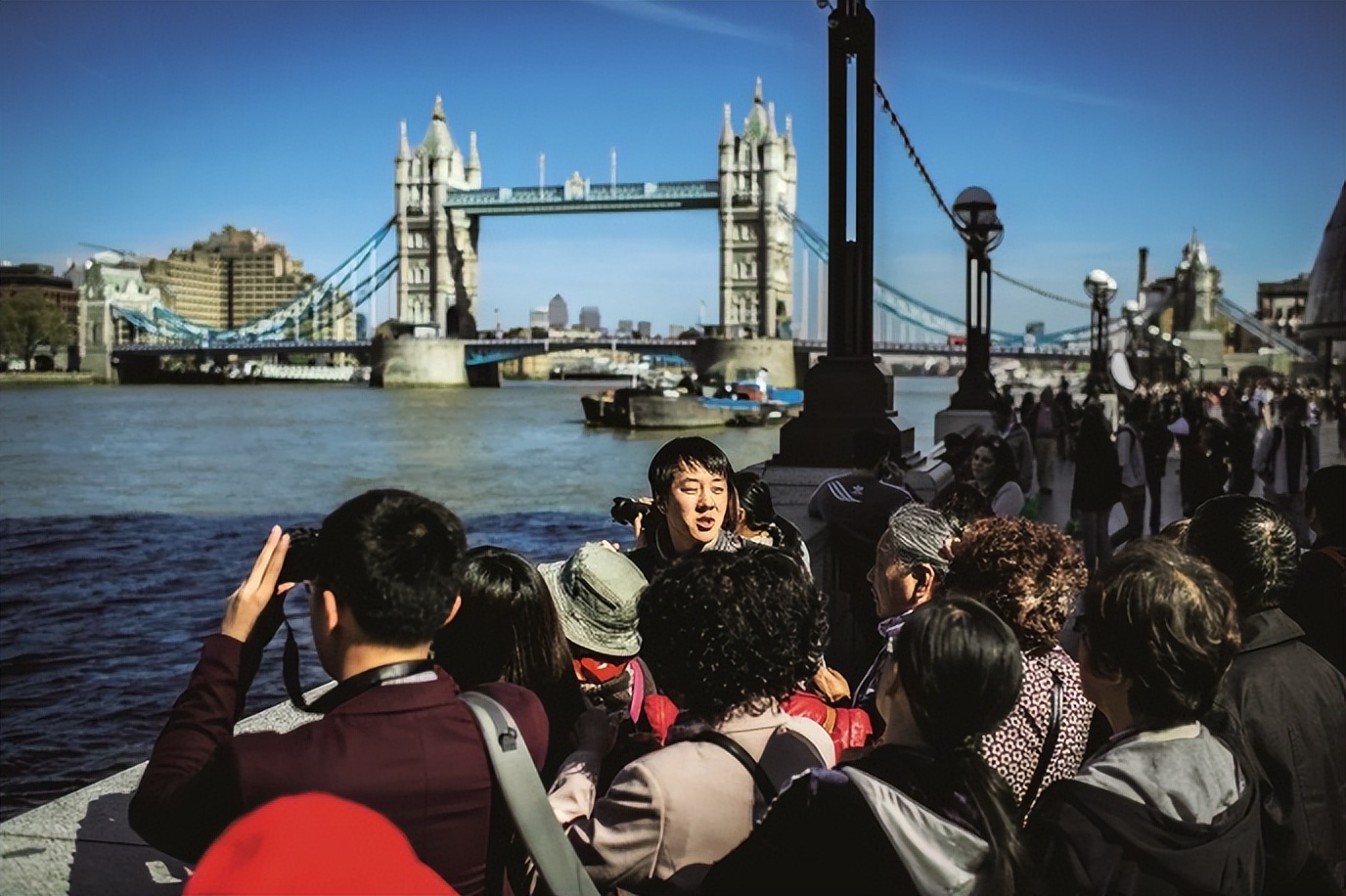 中国入境隔离时间暴减,改成7+3,全面放宽,回国容易了