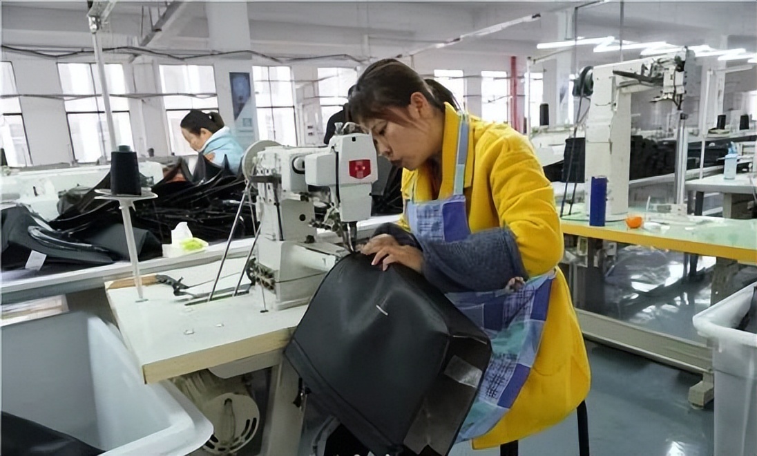 “小皮包”闯入国际大市场“广州总部+安顺基地”带动普定经济发展、群众就业