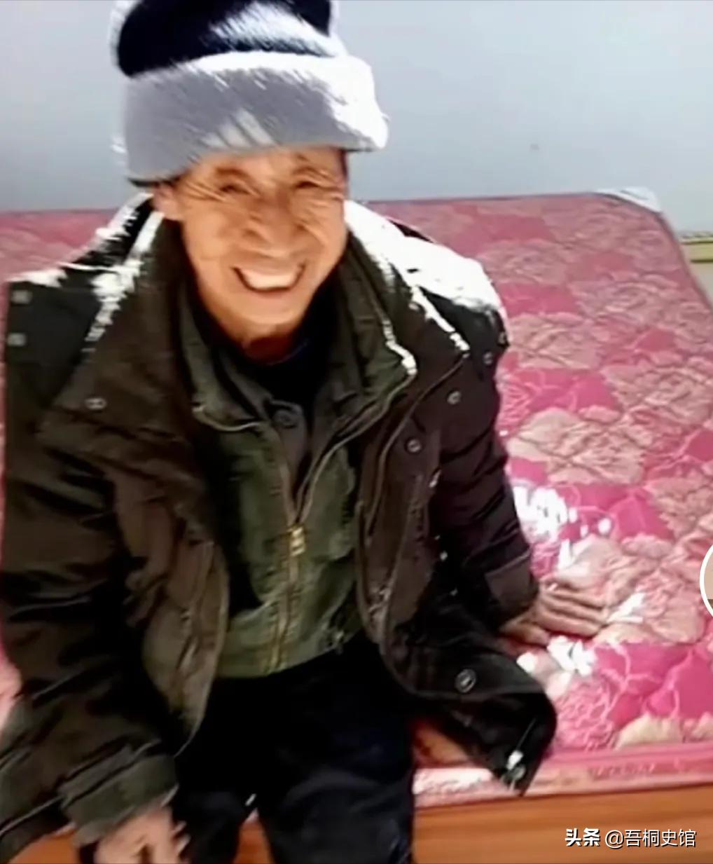 50岁老汉捡弃婴女儿身价过亿,1997年河南老头捡到弃婴