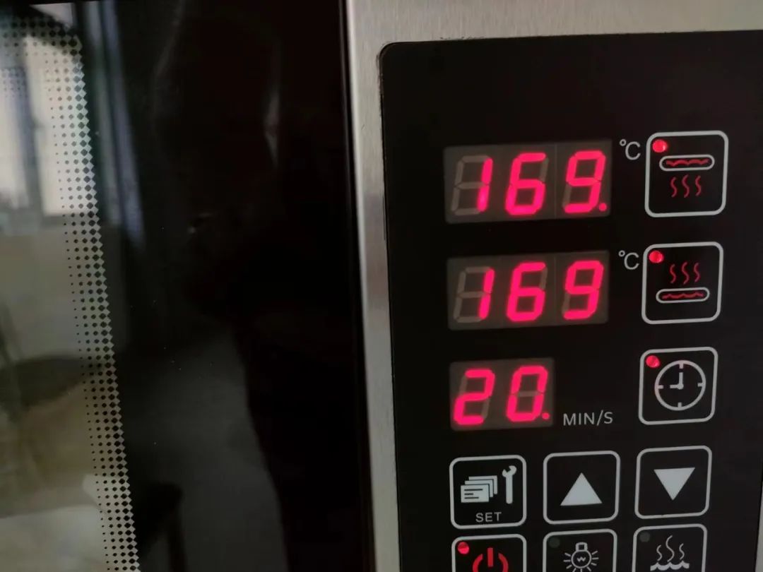 韩国ins博主，用饼干做创意蛋糕，一天1000个不愁卖