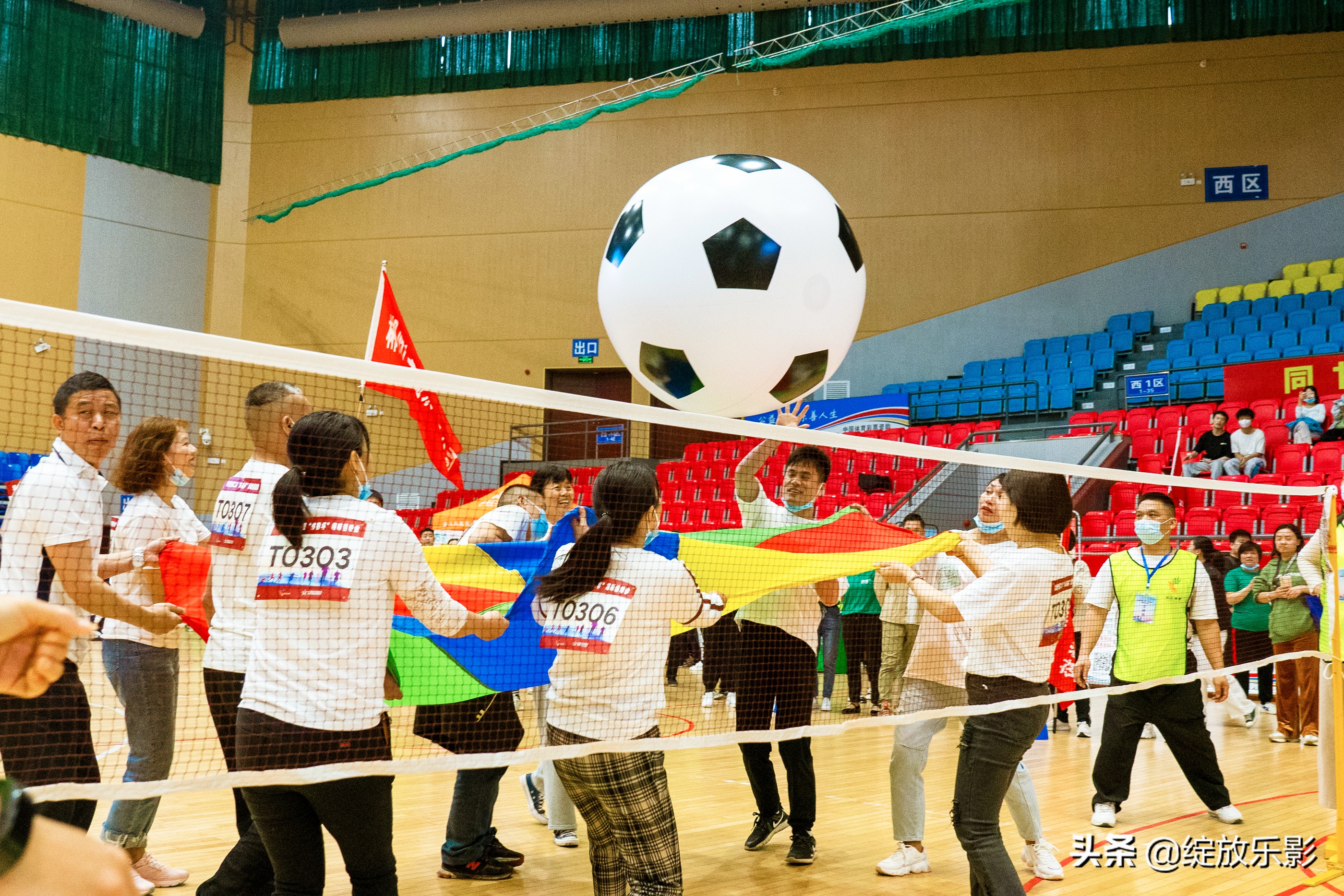 运动会开幕式舞蹈嗨爆全场,嗨翻全场的大赛