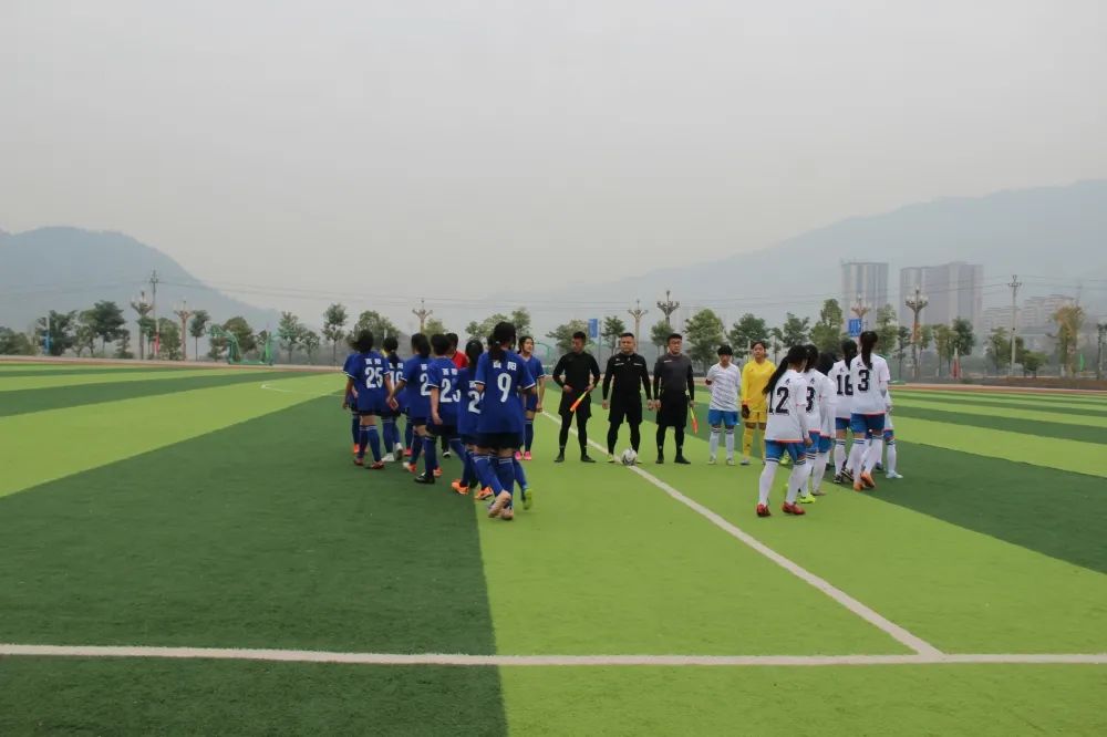 重庆市校园女子足球总决赛,重庆小学男子足球乙组比赛视频