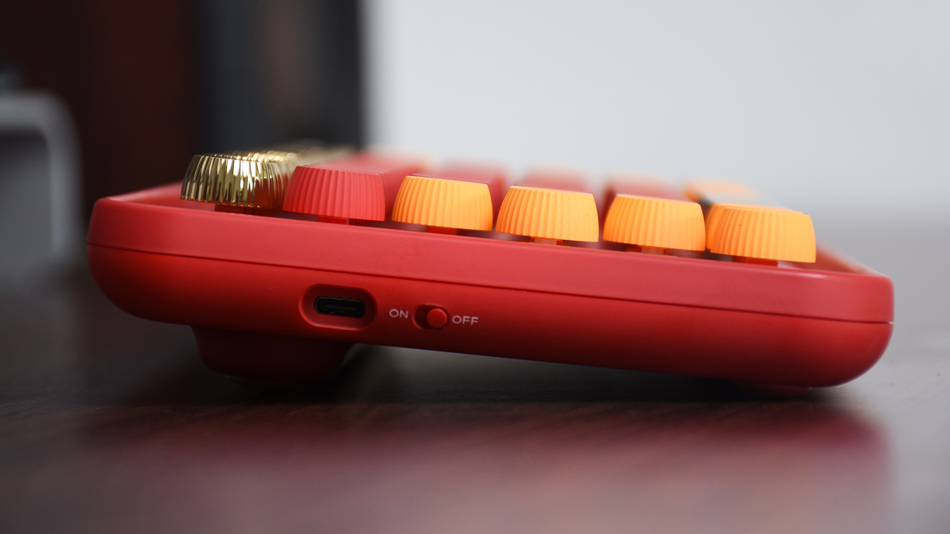 雷柏ralemopre5姹紫嫣红版,雷柏ralemopre5圣诞版机械键盘