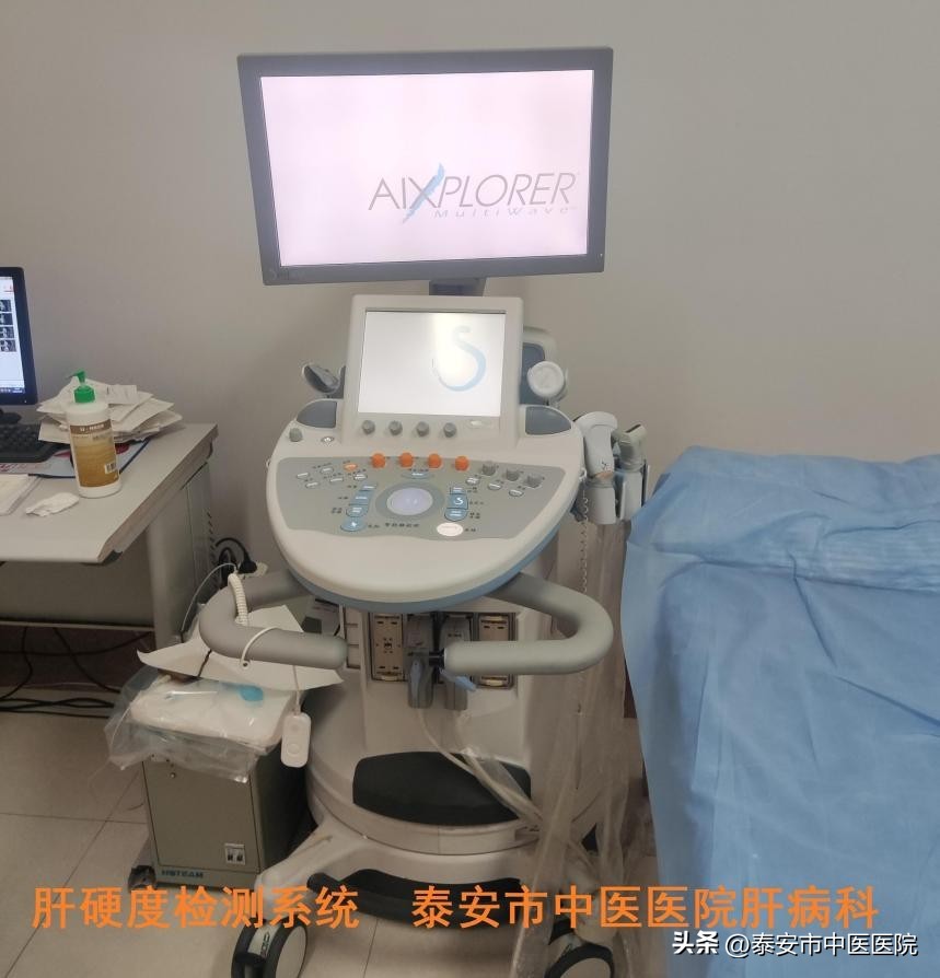 医心向党踔厉奋进直播,医心向党致敬医师节