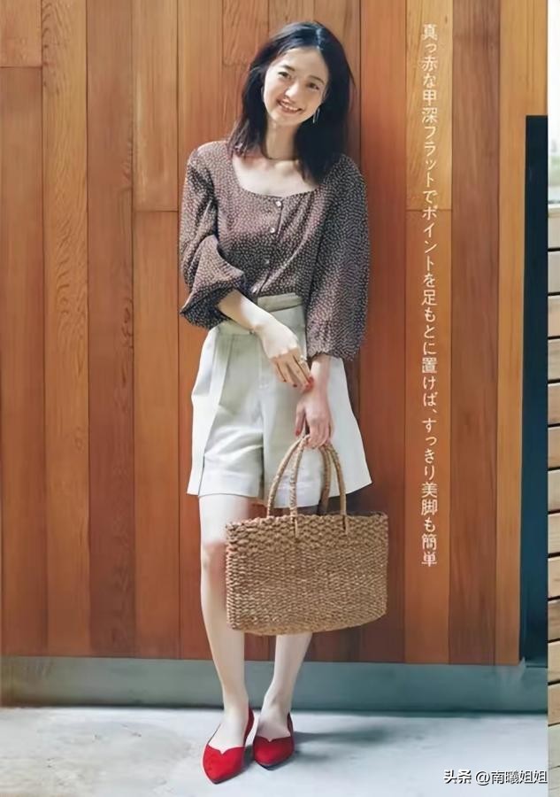 50岁优雅女人适合穿的颜色,五十岁的女人这样穿才好看