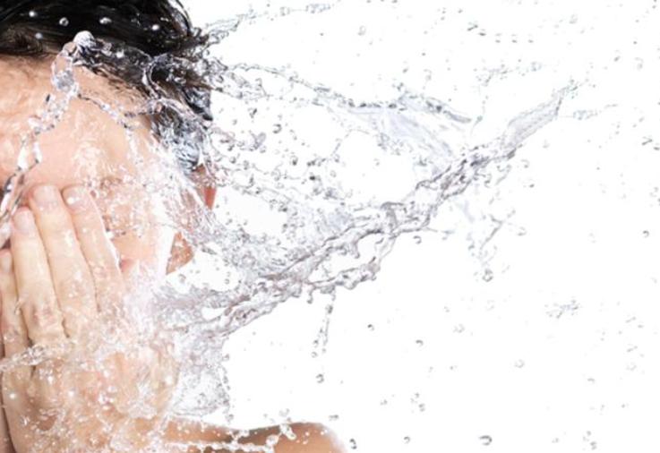 换季皮肤干燥用什么护肤品,换季皮肤保湿怎么办