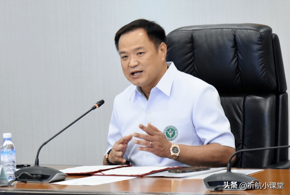 中国人入境韩国还要带小黄牌吗,现在入境韩国还挂黄牌吗