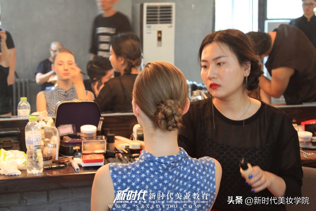 18岁女孩学化妆出来做什么好,学化妆学什么技术最好