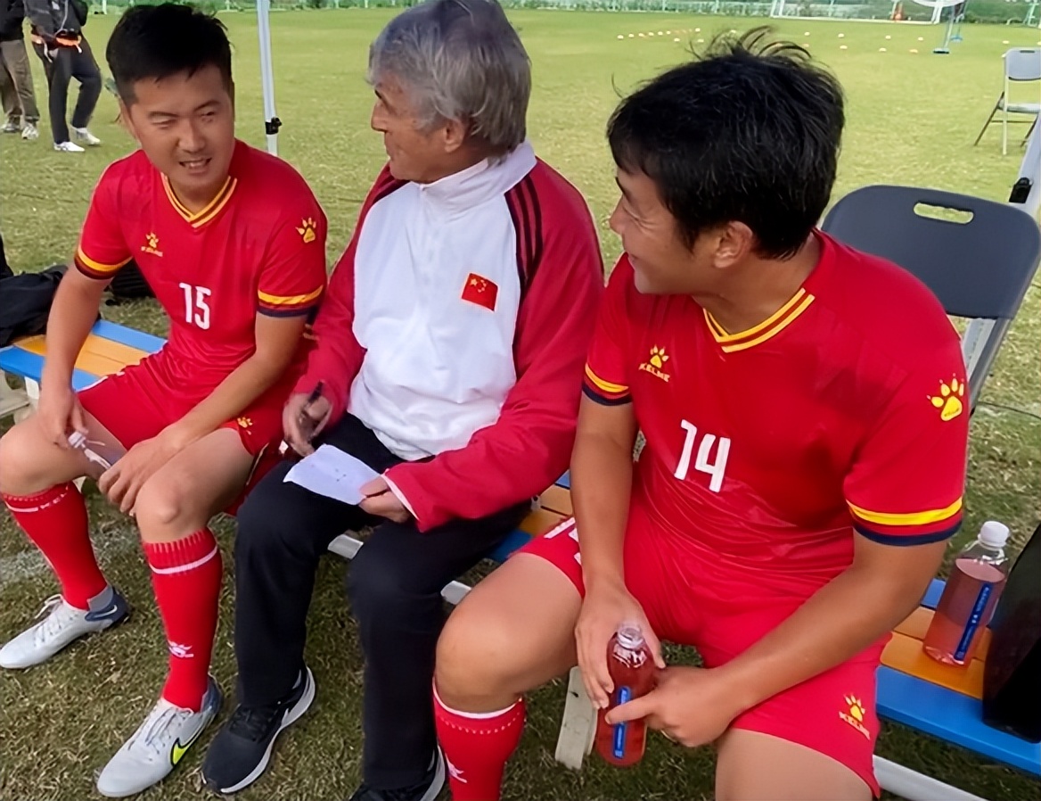 神奇教练米卢,孙继海铲翻了米卢现状