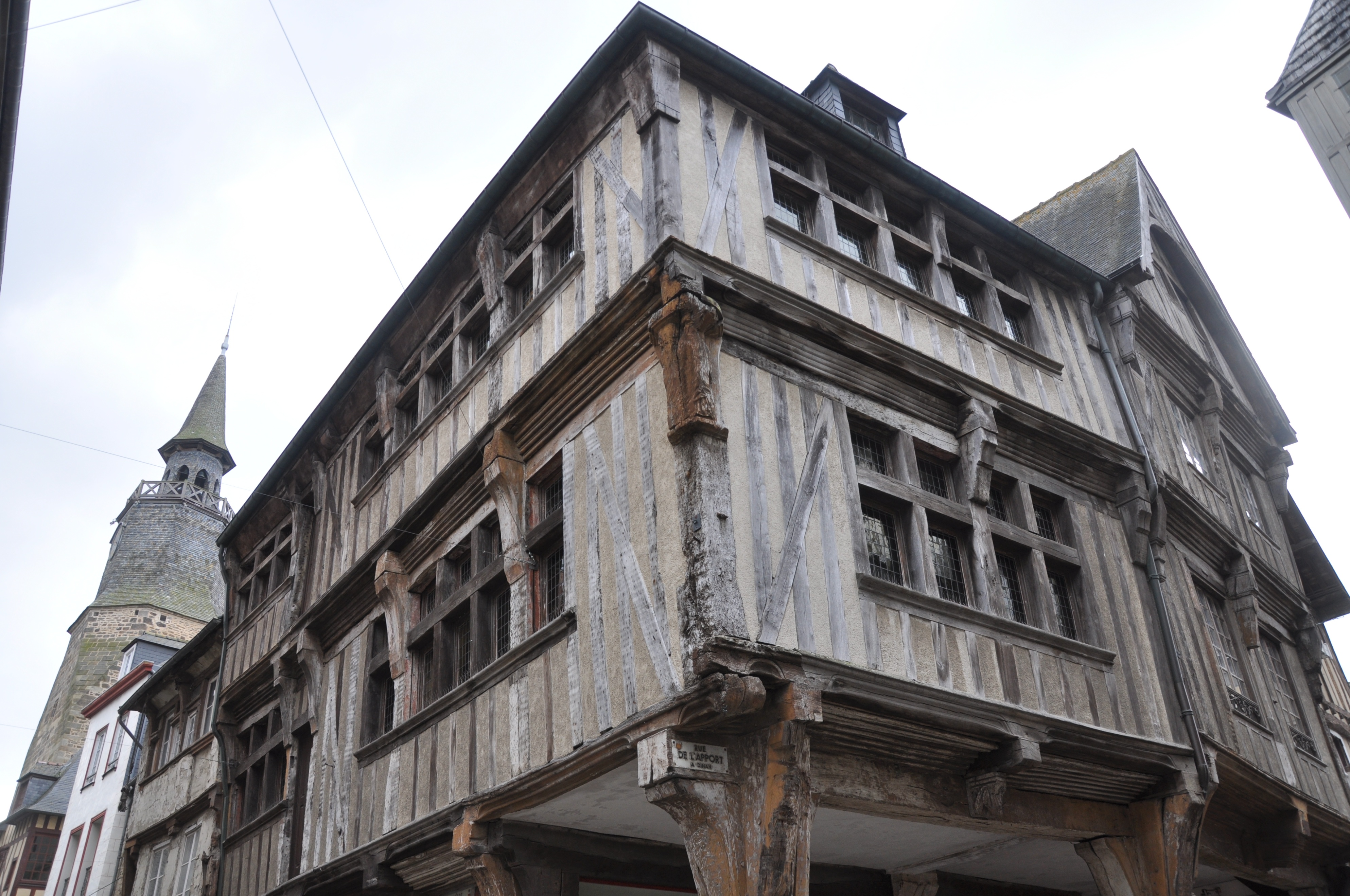 迪南：凝固中世纪法国，时光回到布列塔尼荣耀，半木结构建筑如画