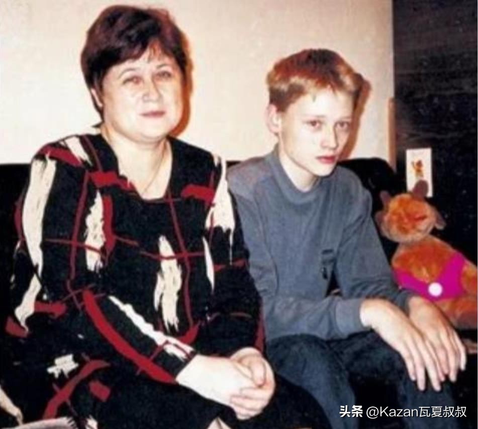 她是普京17岁的初恋，永远忘不了和他温热的初吻，却主动甩了普京
