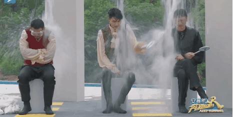 游戏无聊，嘉宾“花里胡哨”挽救，撕名牌也变得不精彩了