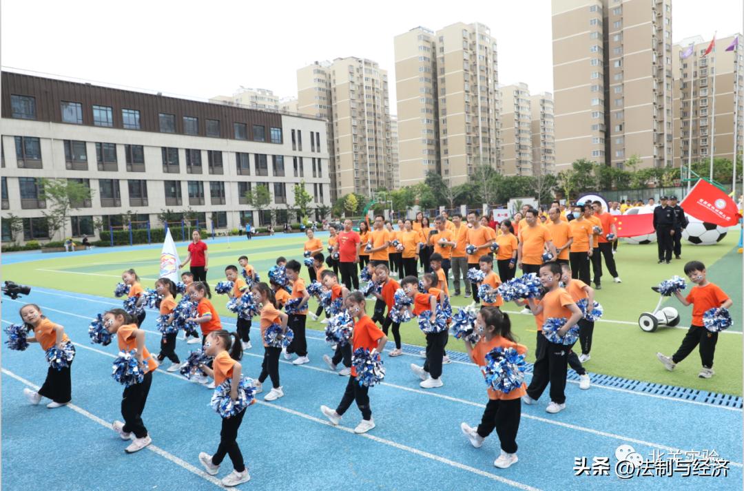 幼儿园亲子足球游戏,濮阳市实验幼儿园亲子嘉年华活动