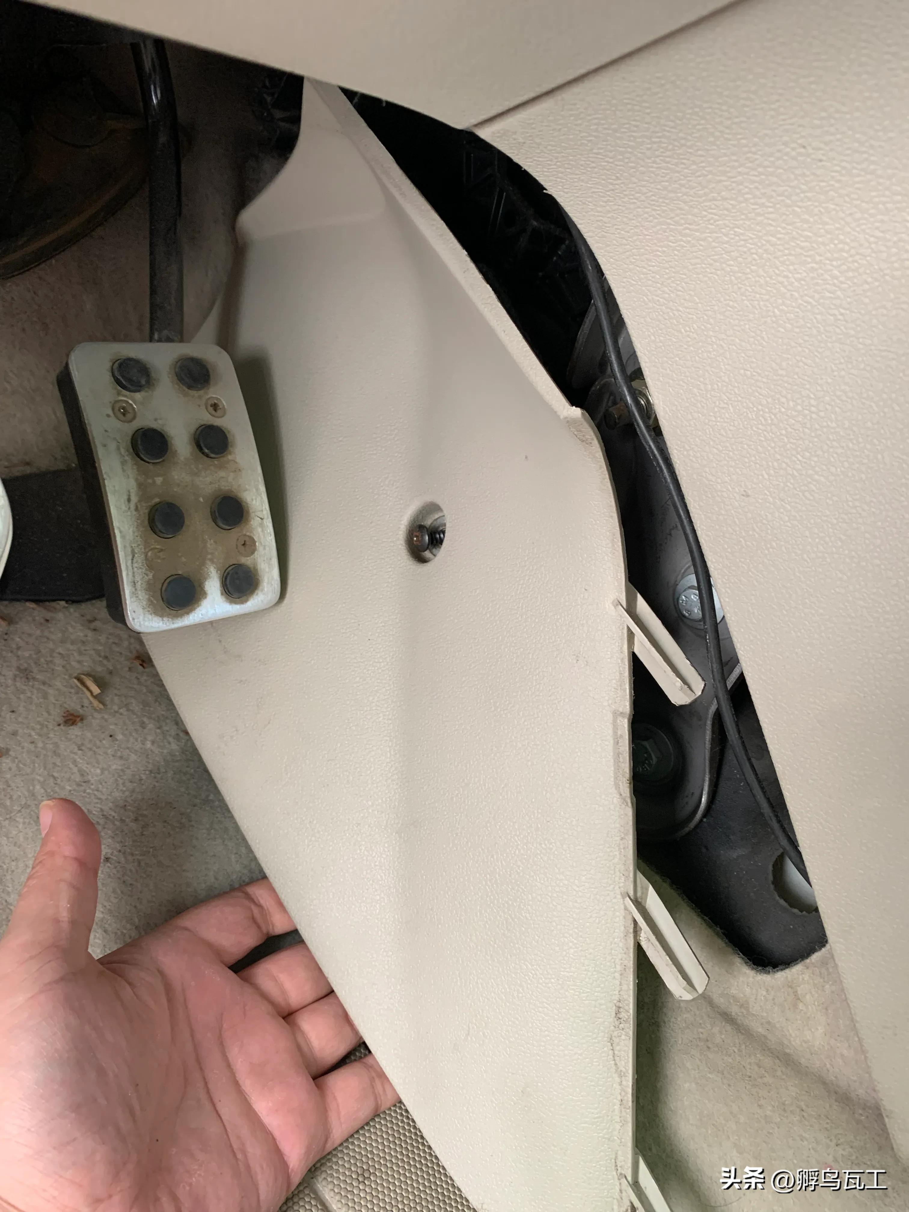 14款标致508空调滤芯更换教程,11款标致508更换空气滤芯