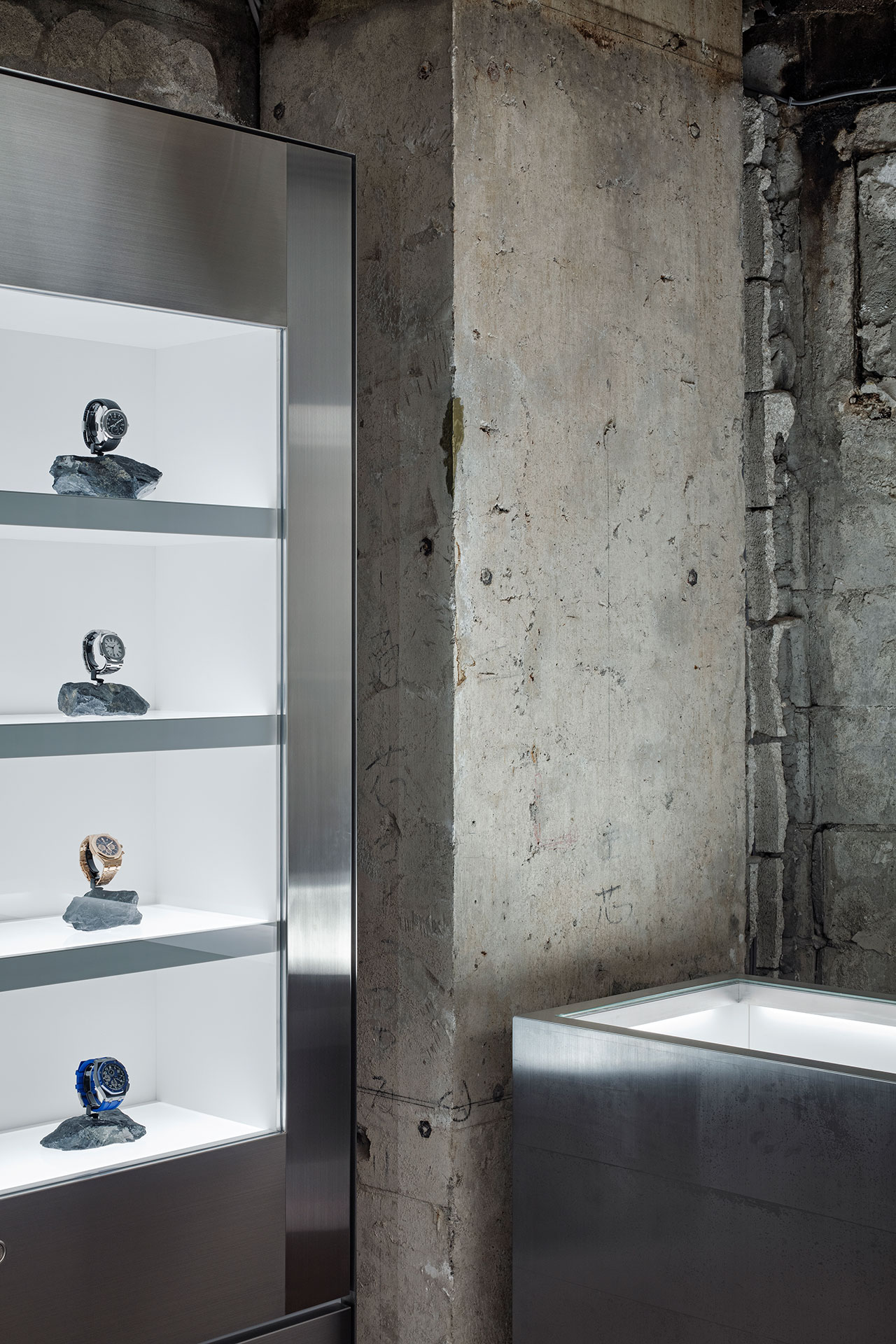 不屈的时间东京高档手表商店