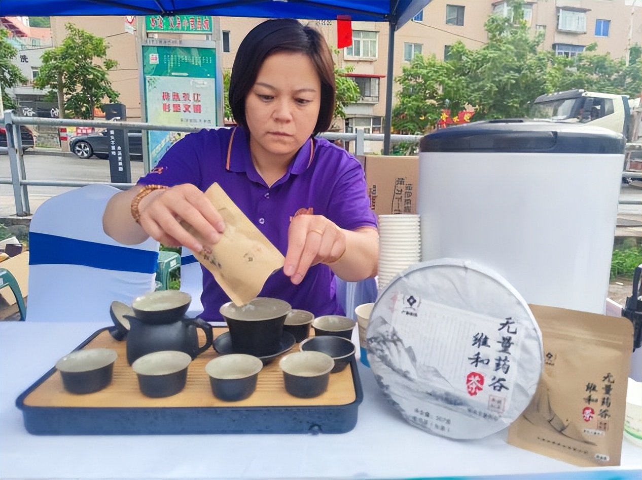 辛巴辛有志充分发挥辛选力量，公益善举，益民助农