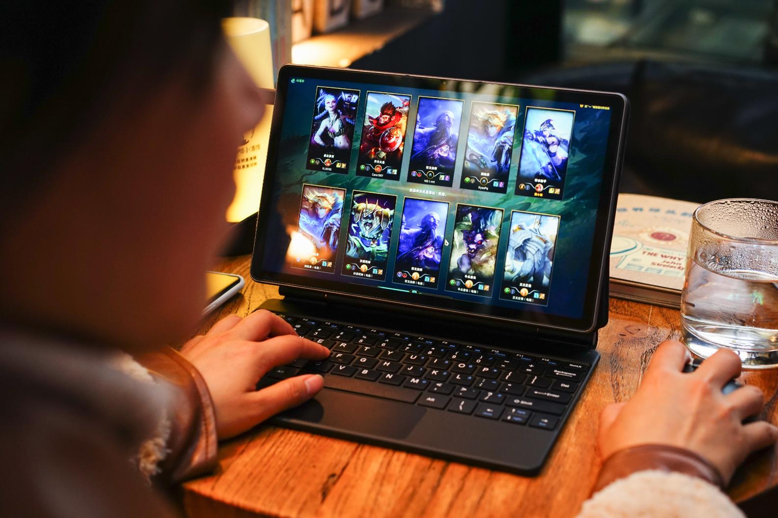 酷比魔方iworkgt12平板,酷比魔方iwork20pro和微软surfacego2