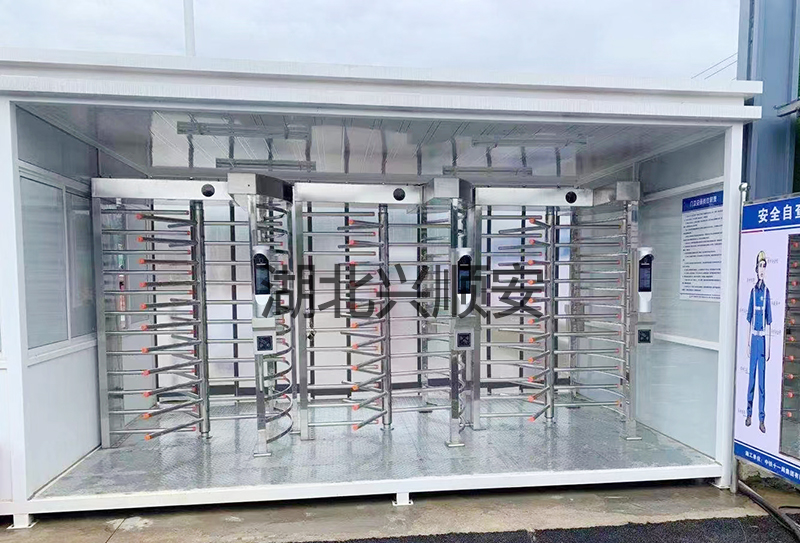 湖北兴顺安工地实名制刷卡门禁人脸识别通道闸全高转闸案例