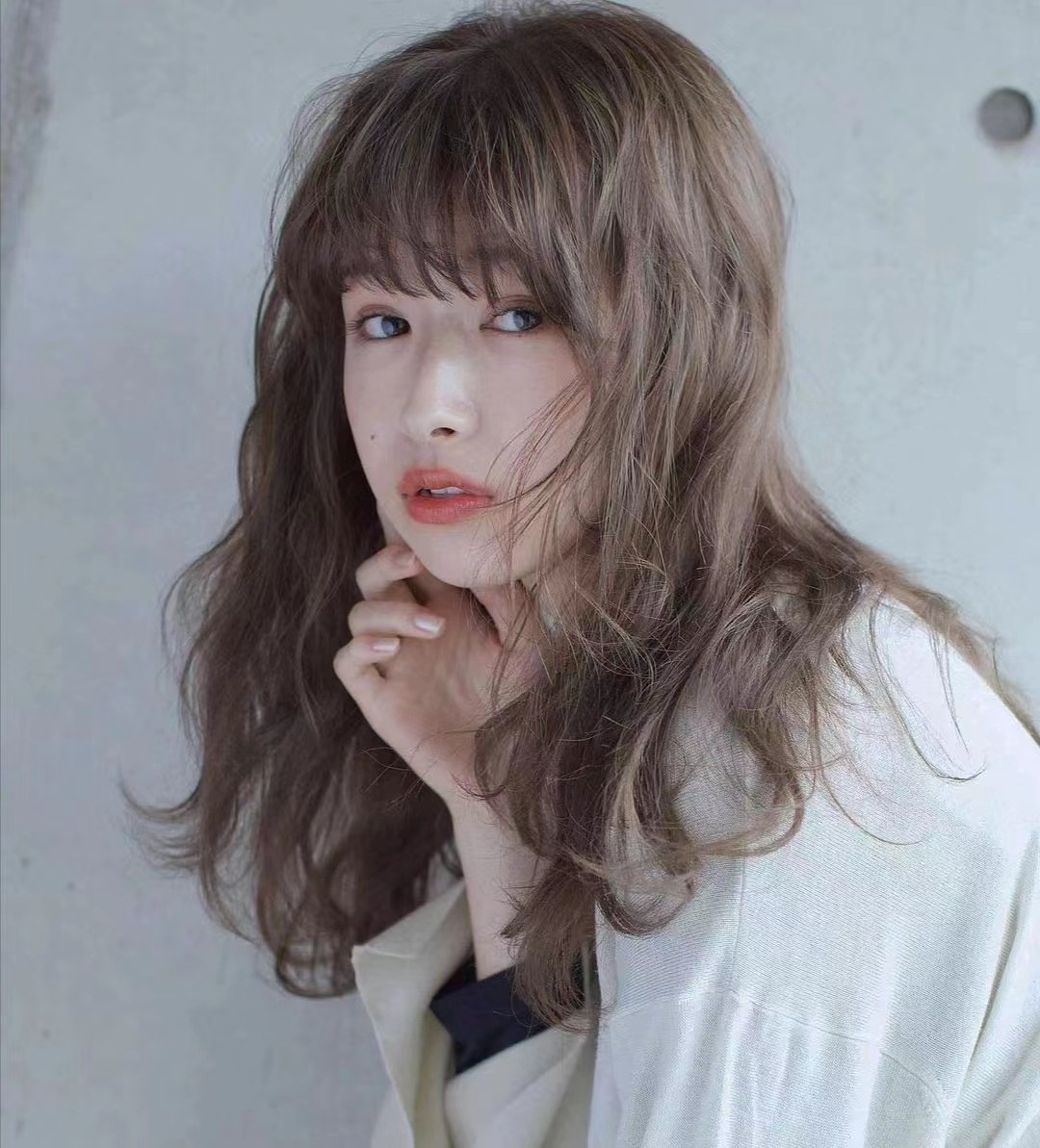 2018年最潮的几款中长发发型,今年最流行的一款发型中长发