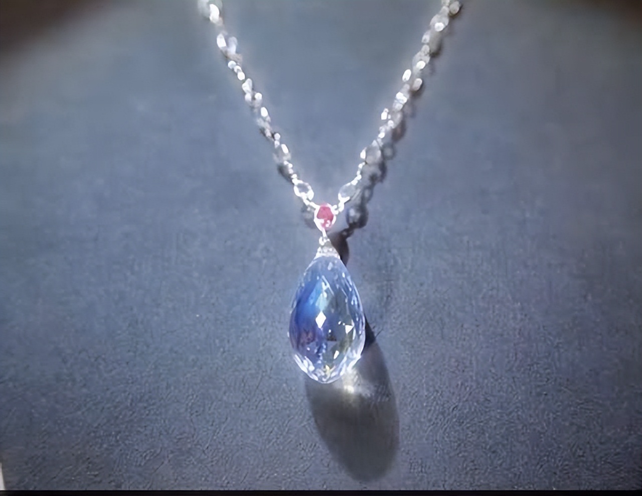 向太晒千万钻戒,向太钻石之星