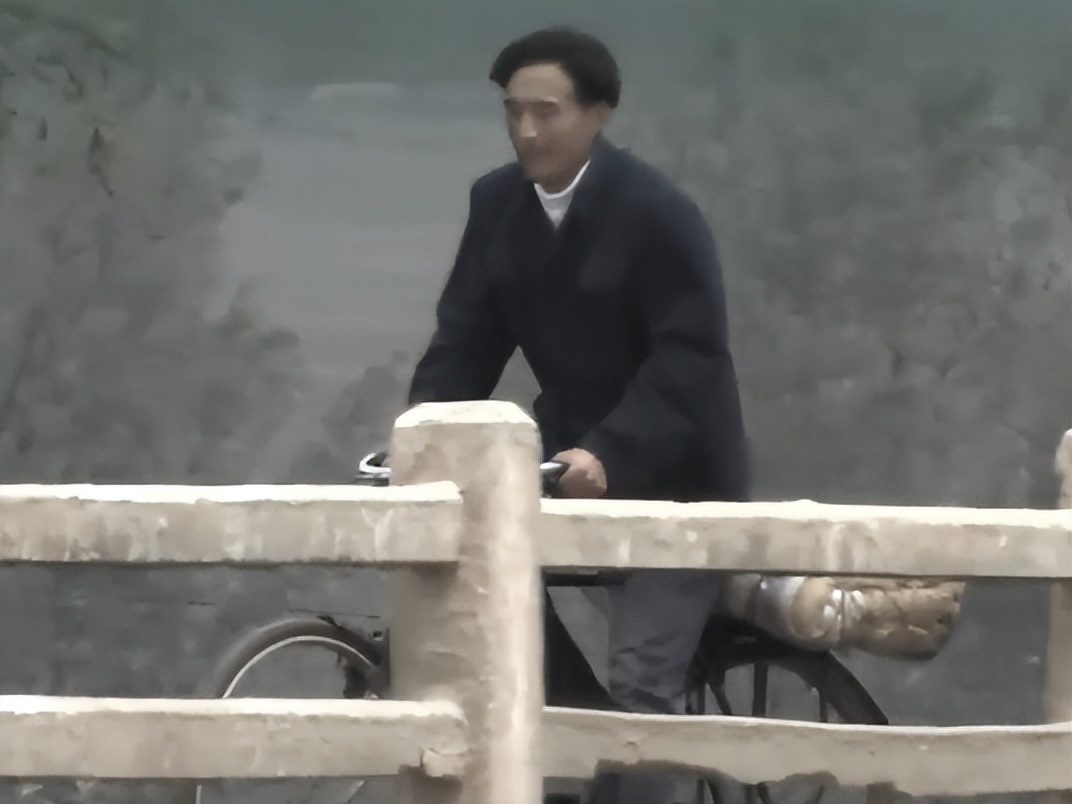 他曾被毛主席表扬，让36万百姓不再挨饿！离世后十万百姓跪拜送行