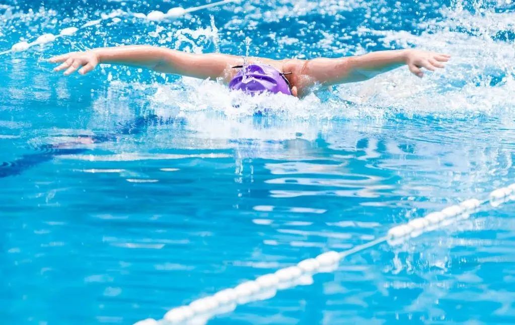 游泳喘不过气是心肺不好吗,游泳全呼吸如何练习