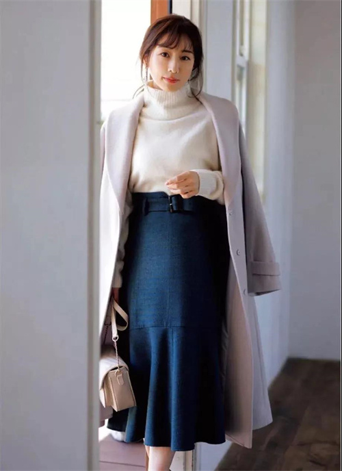 黑色大衣的配色技巧,咖啡色的大衣怎样配色