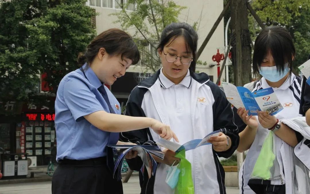 【国际禁毒日】绵阳市检察院、江油市检察院共同开展“1+3+N”沉浸式禁毒主题宣教活动