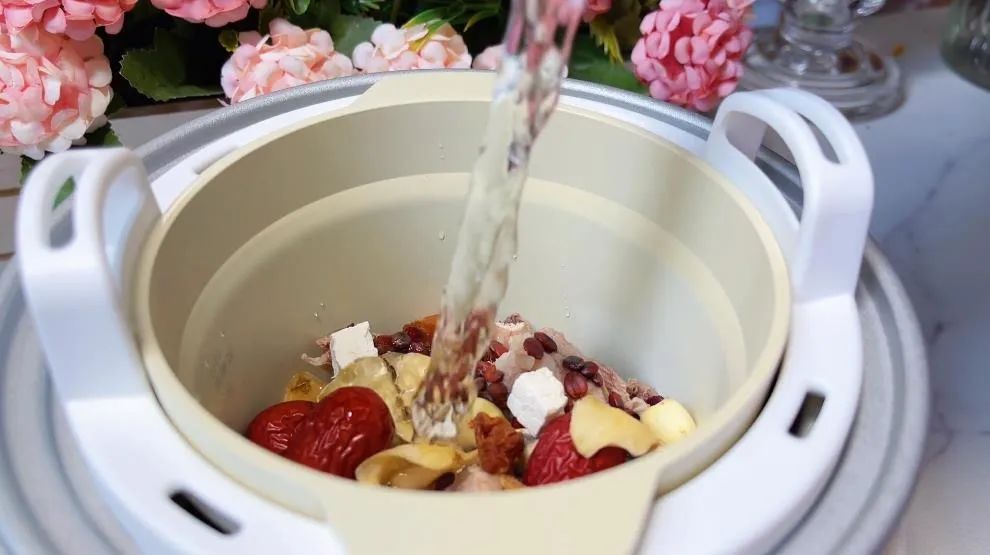 安神助眠每天几颗莲子,莲子有安神助眠的作用吗