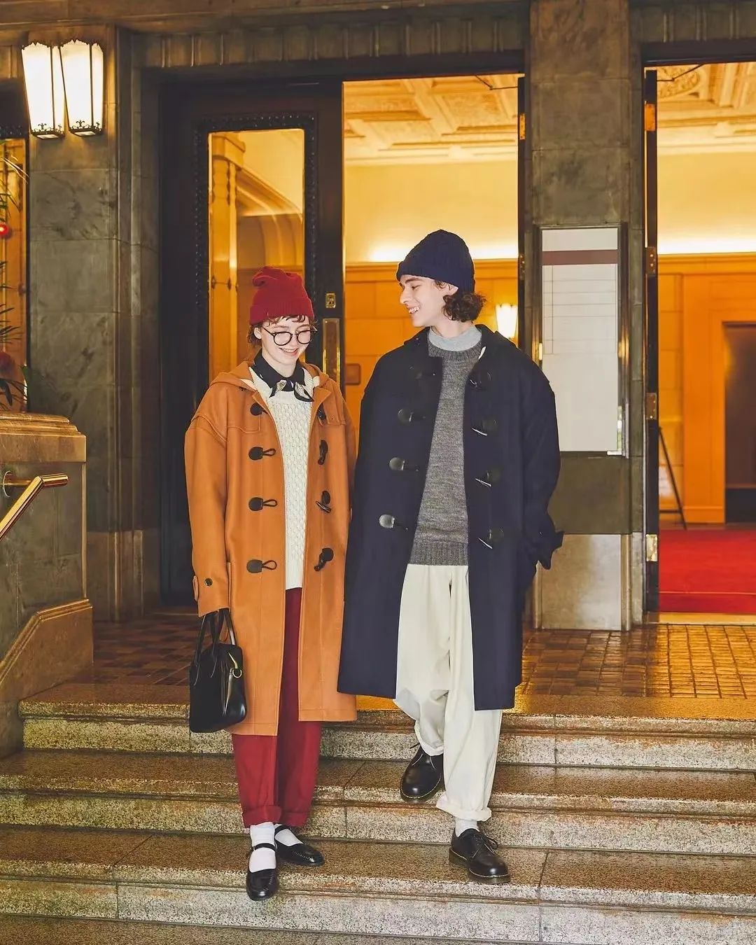 牛角扣大衣穿搭高级感小个子,牛角扣大衣如何穿出年轻高级感