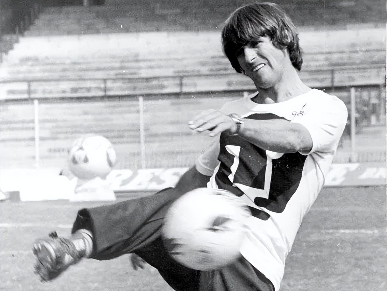 神奇教练米卢,孙继海铲翻了米卢现状