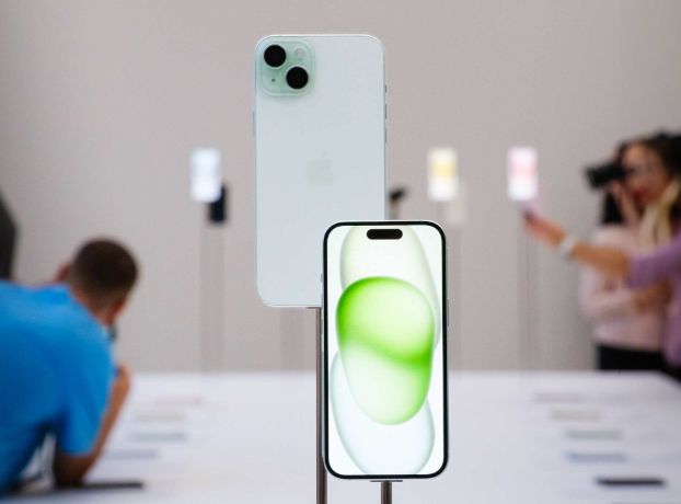 今年iphone15有没有卡槽,为什么今年iphone15这么便宜